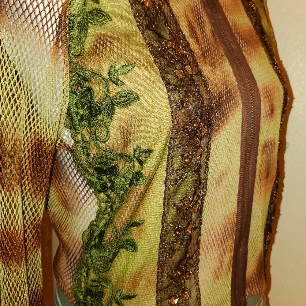 Shirt - Picture 3 of 4